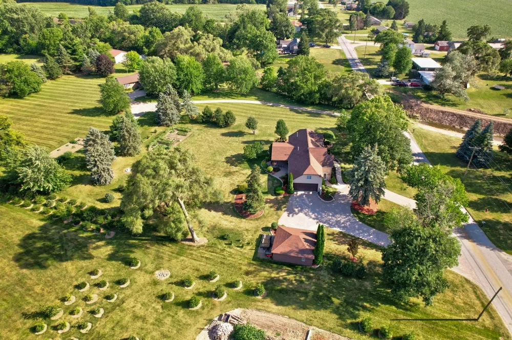 1090 Block Road Blumfield Township, MI 48757