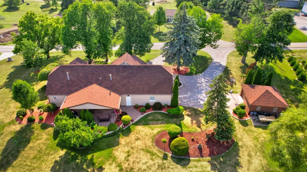 1090 Block Road Blumfield Township, MI 48757