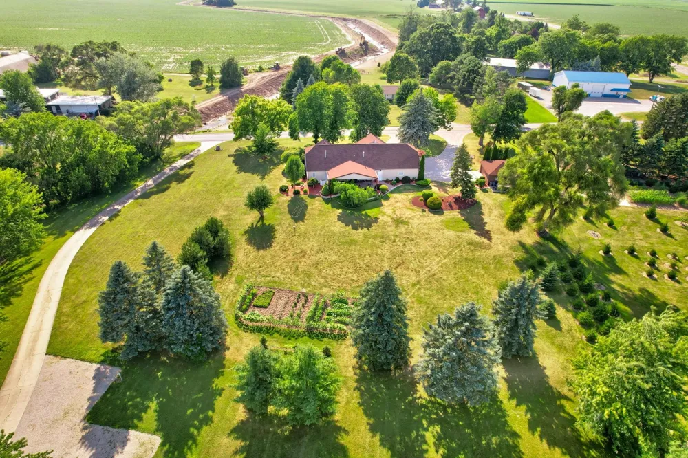 1090 Block Road Blumfield Township, MI 48757