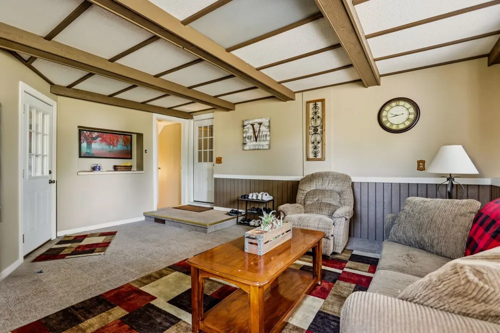 1090 Block Road Blumfield Township, MI 48757