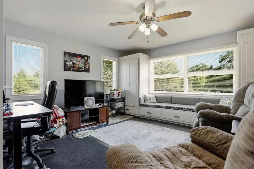1090 Block Road Blumfield Township, MI 48757