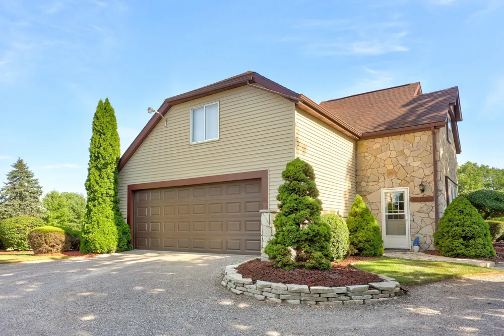 1090 Block Road Blumfield Township, MI 48757