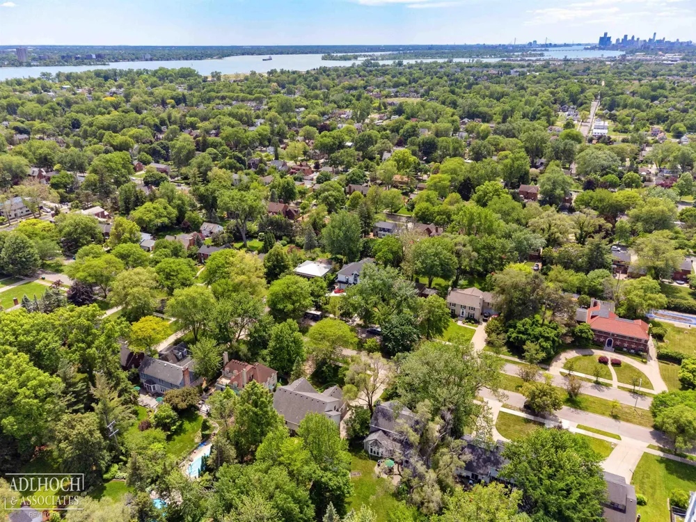 758 Middlesex Road Grosse Pointe Park City, MI 48230