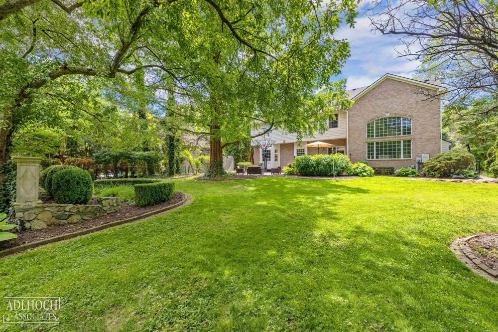 758 Middlesex Road Grosse Pointe Park City, MI 48230