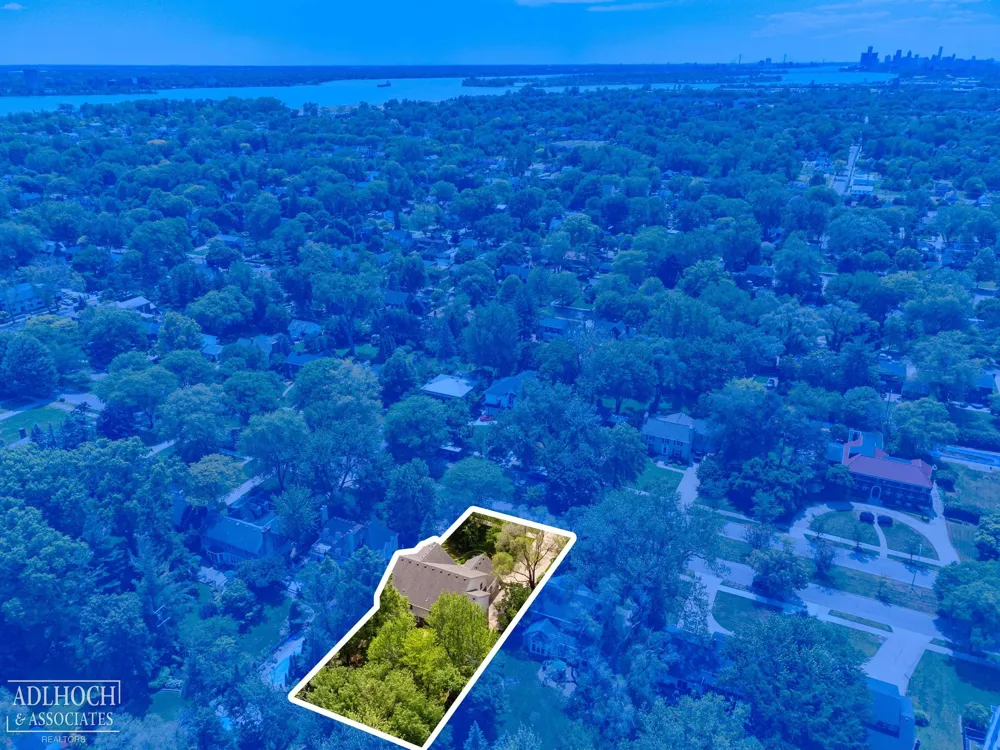 758 Middlesex Road Grosse Pointe Park City, MI 48230