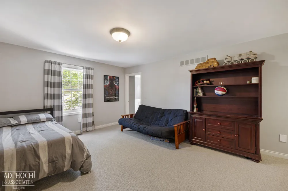758 Middlesex Road Grosse Pointe Park City, MI 48230