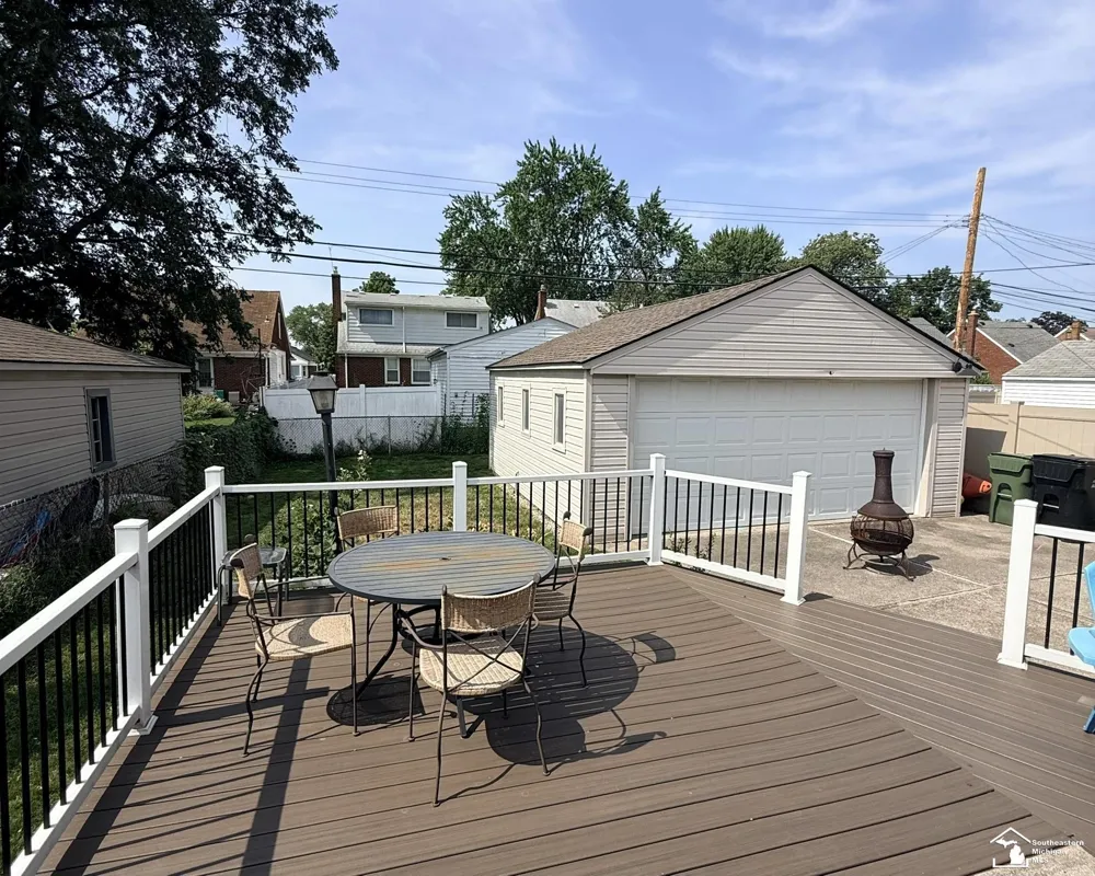 14601 Arlington Street Allen Park City, MI 48101