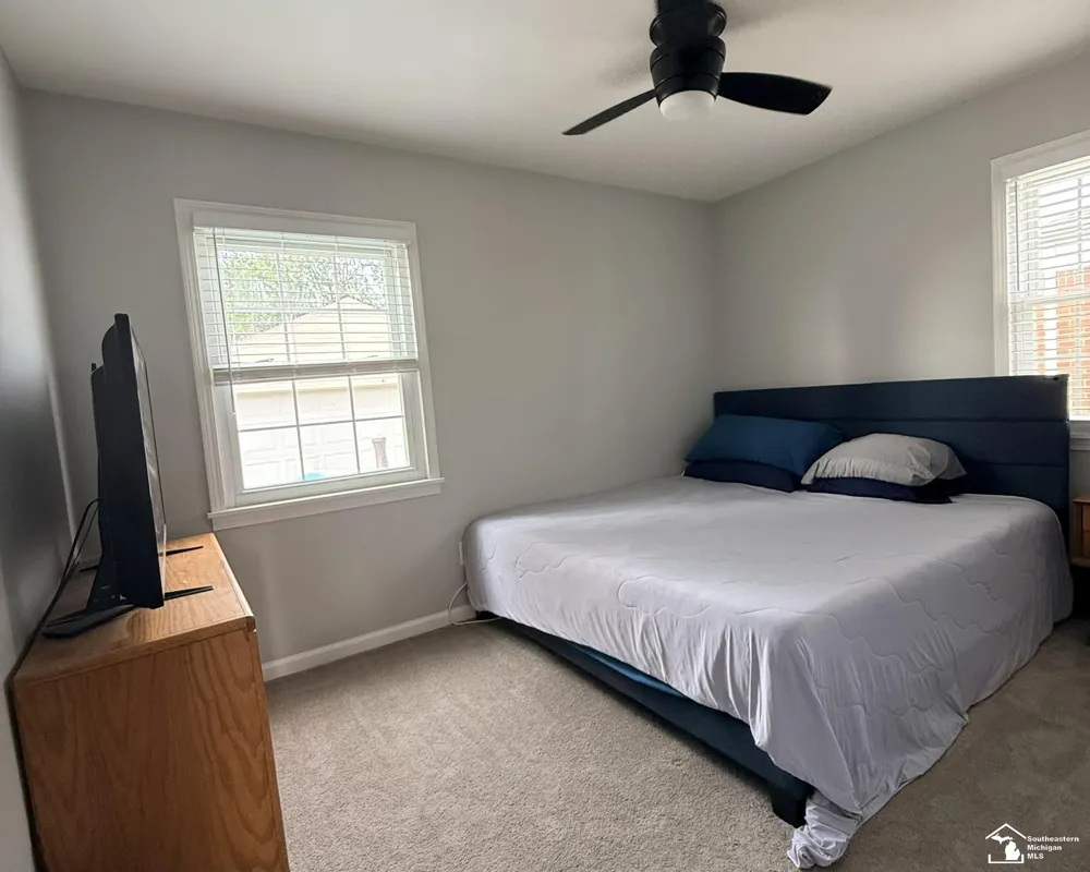 14601 Arlington Street Allen Park City, MI 48101