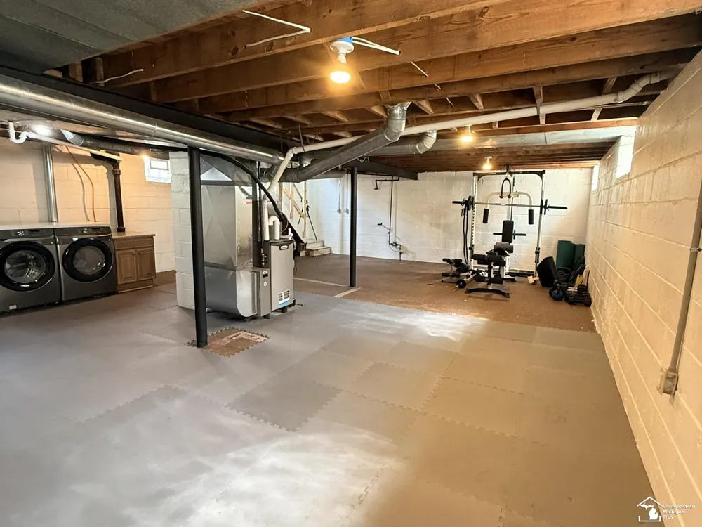 14601 Arlington Street Allen Park City, MI 48101