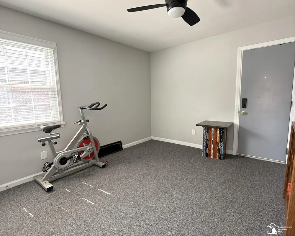 14601 Arlington Street Allen Park City, MI 48101
