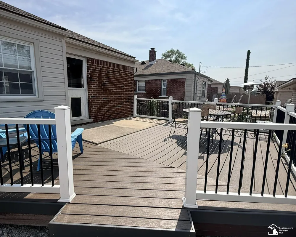 14601 Arlington Street Allen Park City, MI 48101