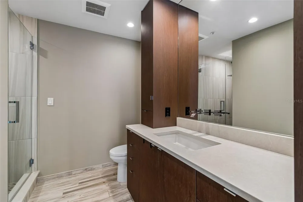 1120 E KENNEDY BOULEVARD W #1030 Tampa, FL 33602