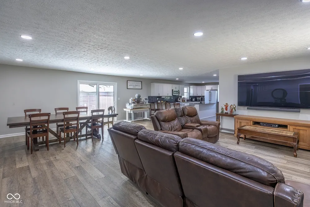 647 100 W Franklin, IN 46131