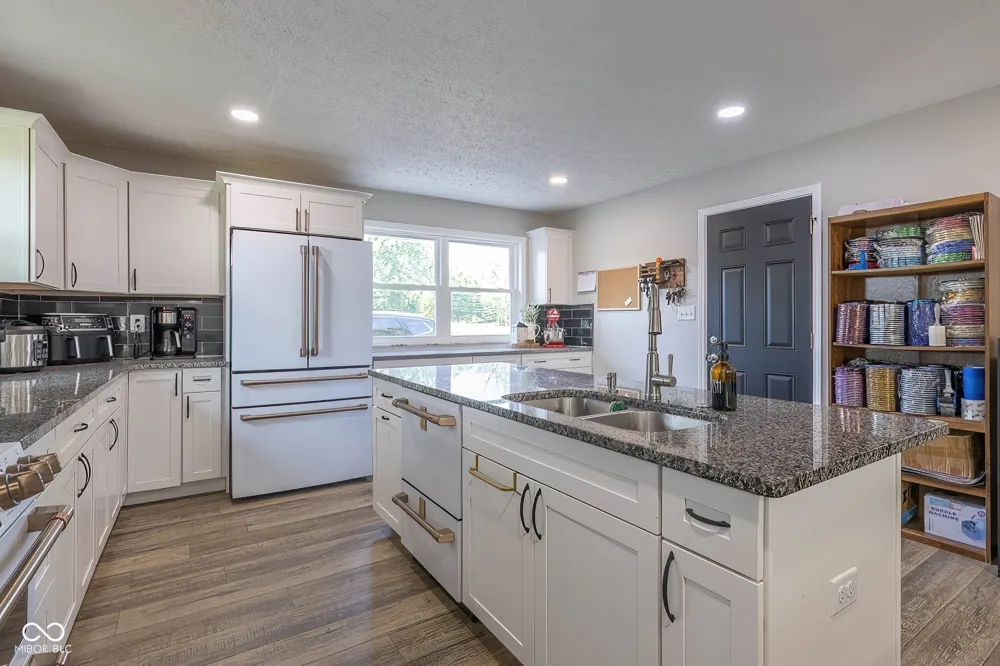647 100 W Franklin, IN 46131