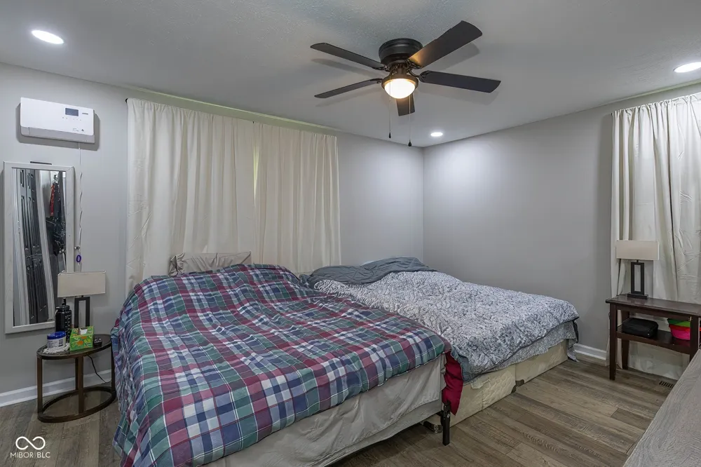 647 100 W Franklin, IN 46131