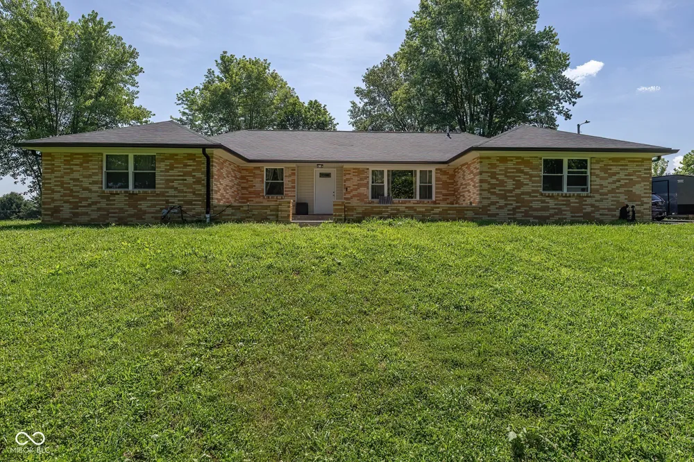 647 100 W Franklin, IN 46131