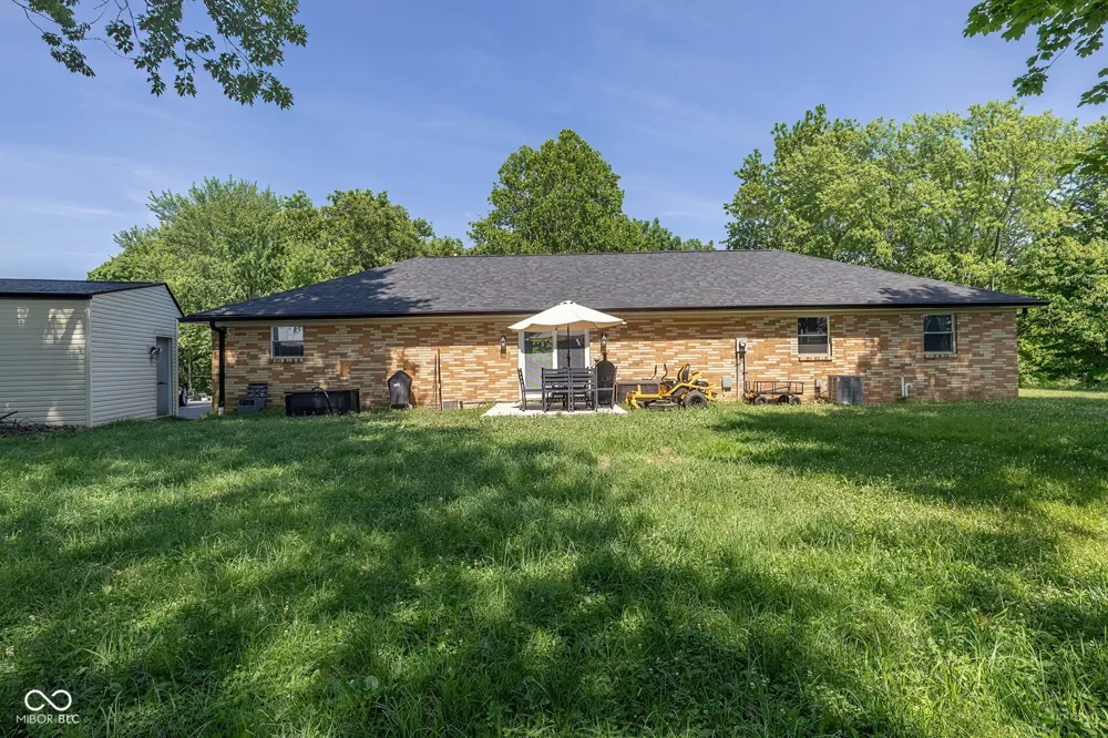647 100 W Franklin, IN 46131