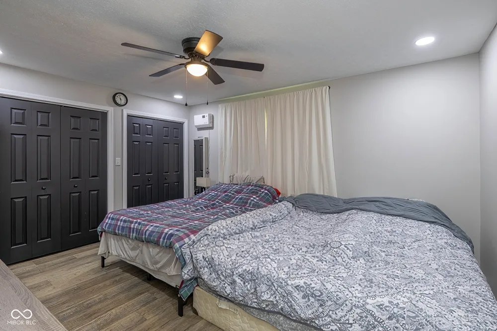 647 100 W Franklin, IN 46131