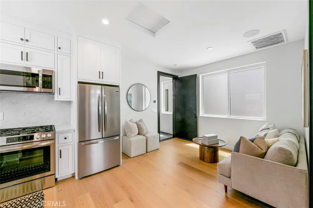 307 14th Street Huntington Beach, CA 92648
