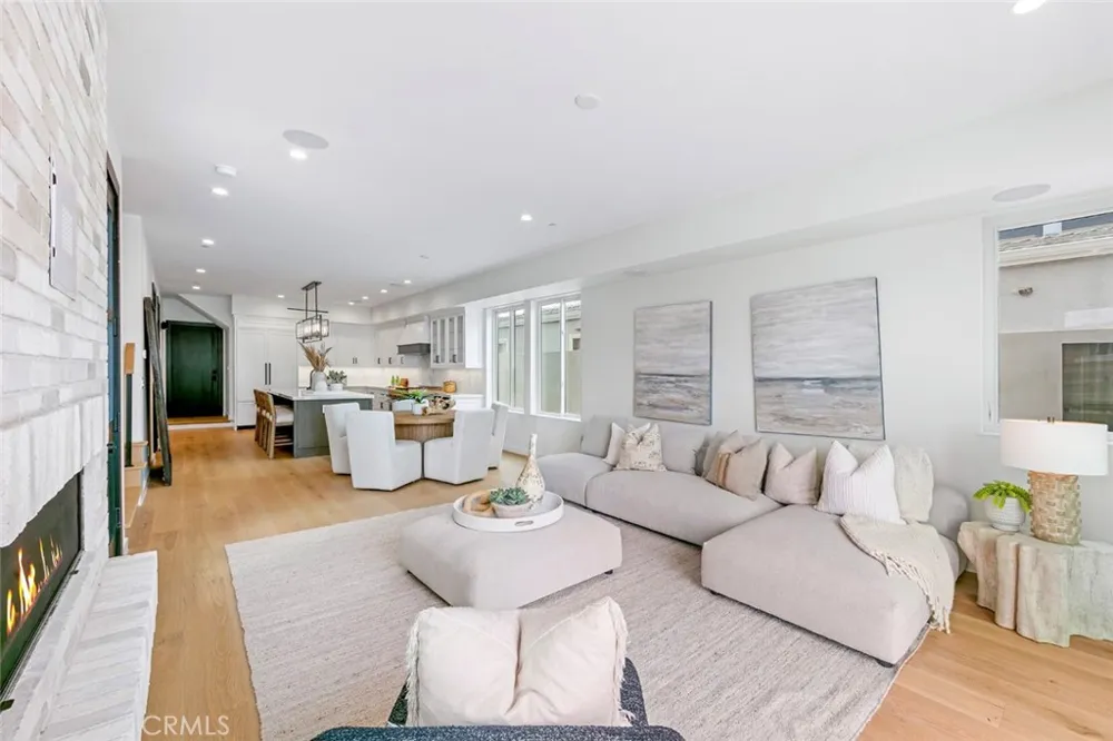 307 14th Street Huntington Beach, CA 92648