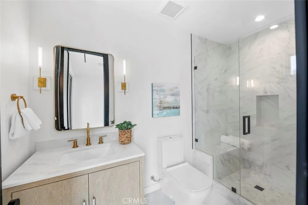307 14th Street Huntington Beach, CA 92648