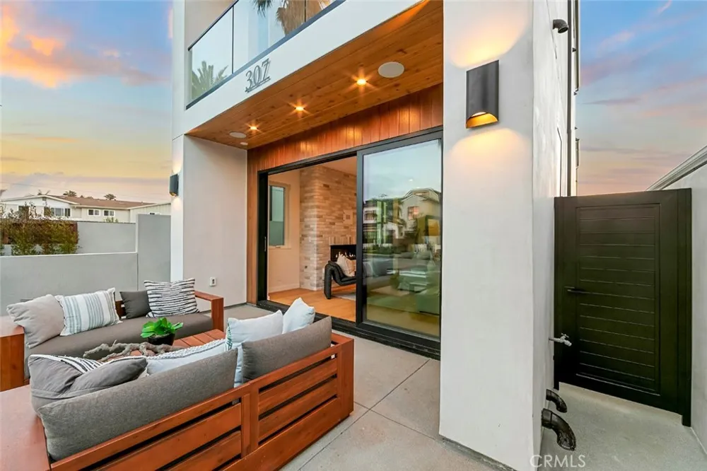 307 14th Street Huntington Beach, CA 92648