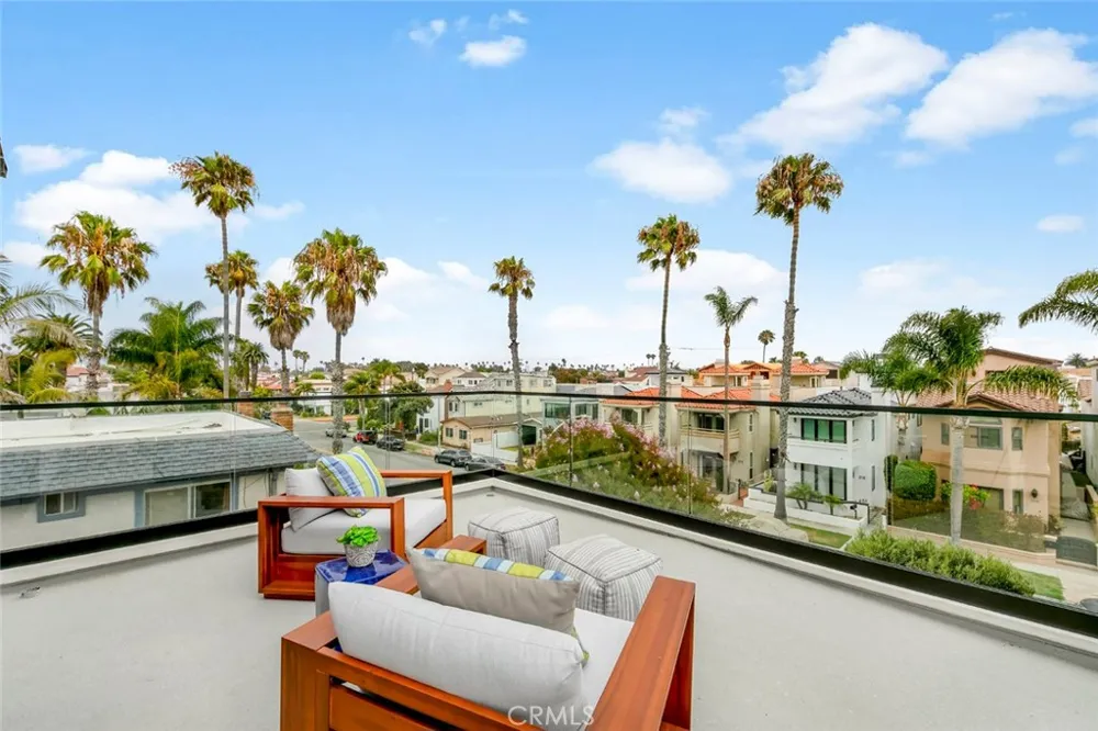 307 14th Street Huntington Beach, CA 92648