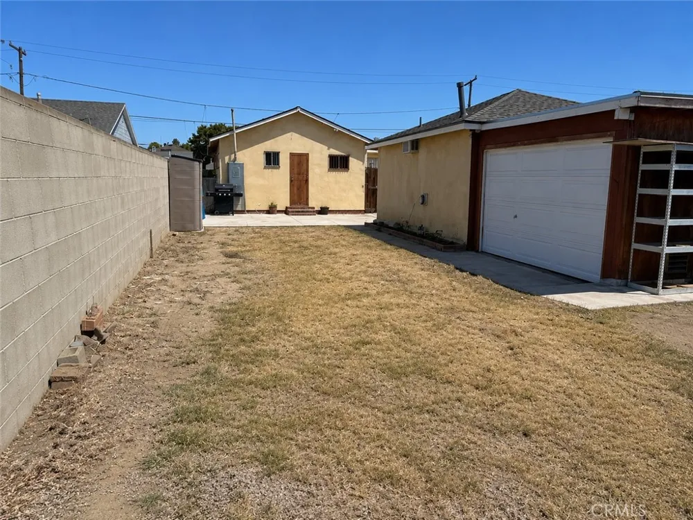 3229 W 111th Inglewood, CA 90303