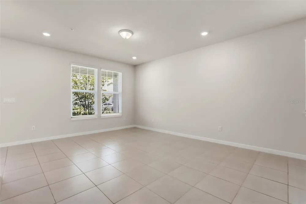 5592 PINELAND RUN Orlando, FL 32829