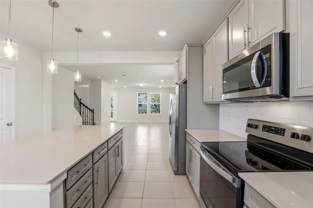 5592 PINELAND RUN Orlando, FL 32829
