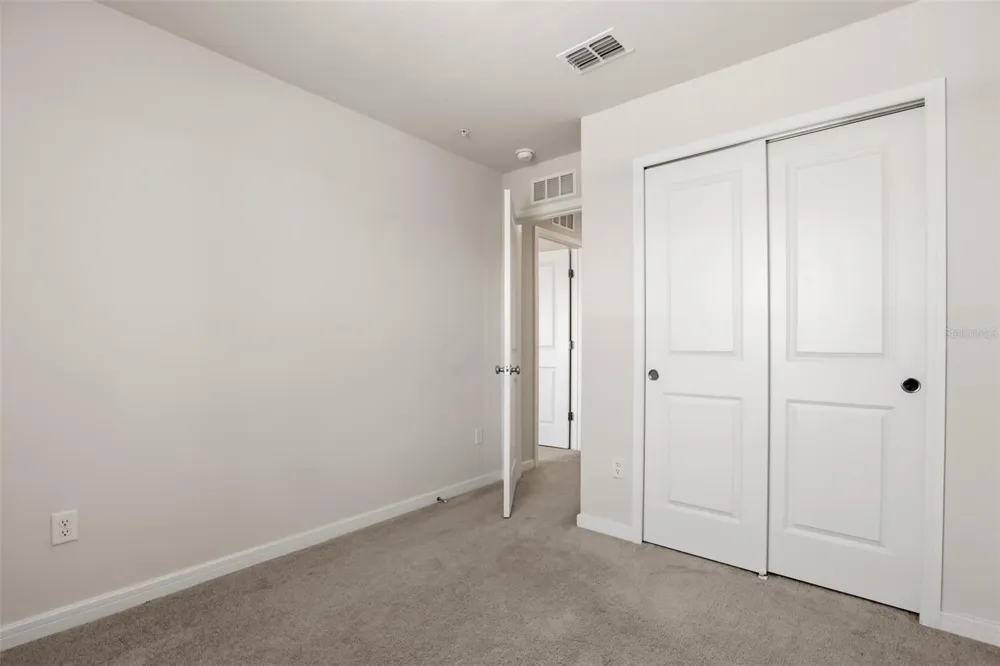 5592 PINELAND RUN Orlando, FL 32829