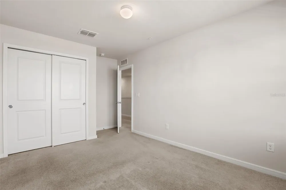 5592 PINELAND RUN Orlando, FL 32829