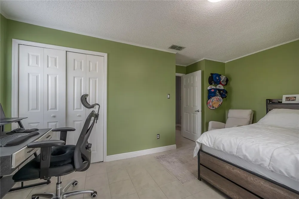 5937 13TH AVENUE St Petersburg, FL 33710
