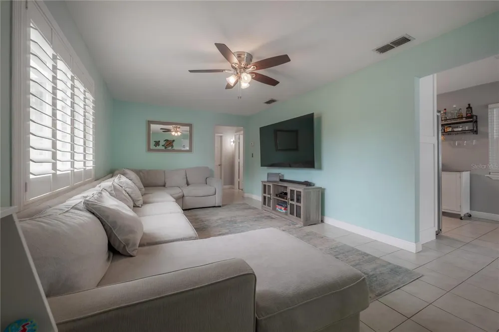 5937 13TH AVENUE St Petersburg, FL 33710