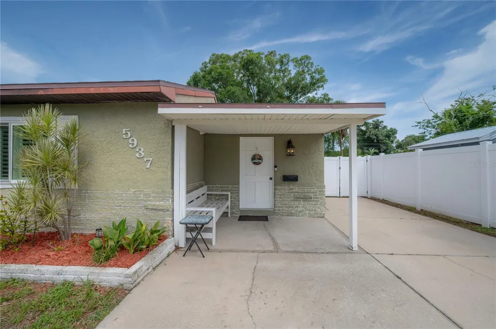5937 13TH AVENUE St Petersburg, FL 33710