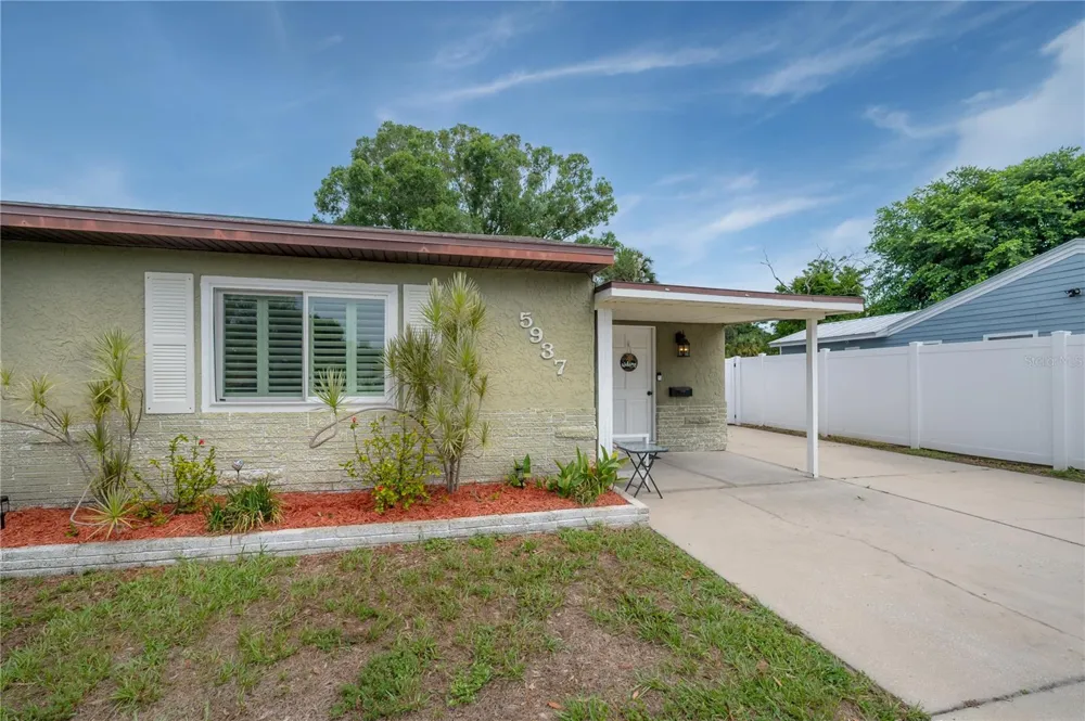 5937 13TH AVENUE St Petersburg, FL 33710