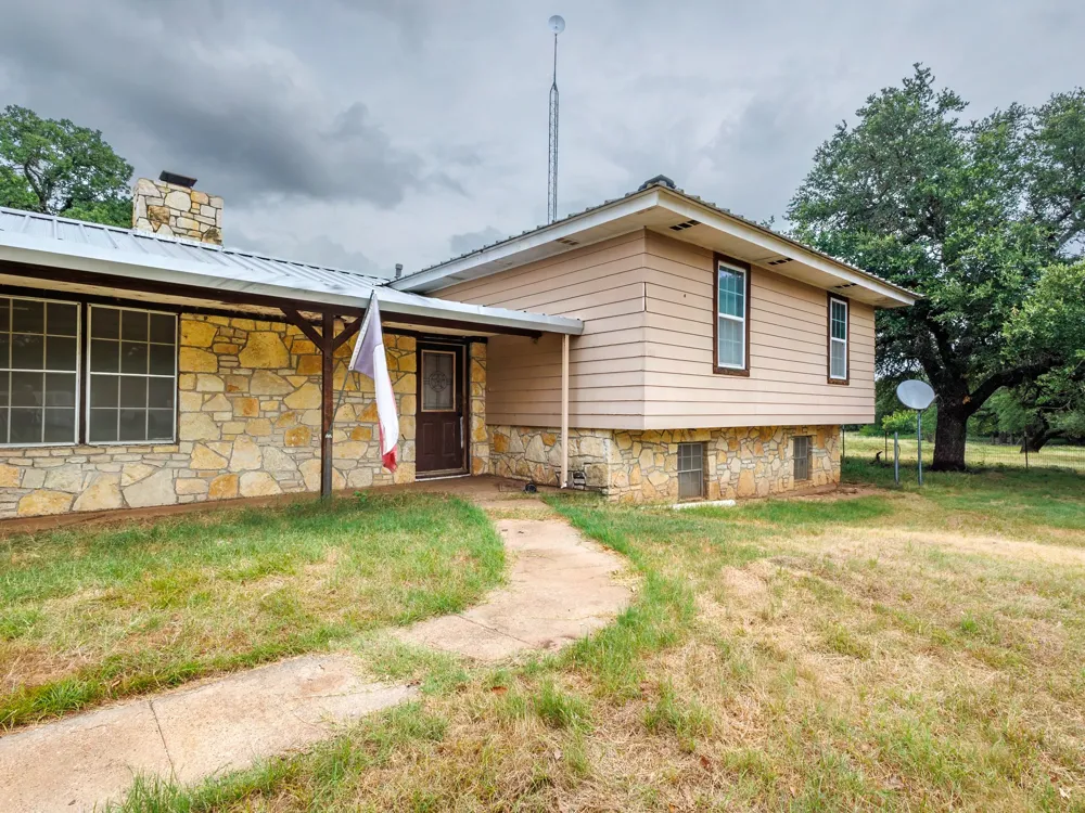 301 County Road 214 Hico, TX 76457