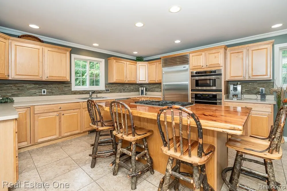 2691 Fox Cove Addison Township, MI 48370