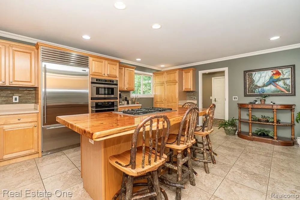 2691 Fox Cove Addison Township, MI 48370