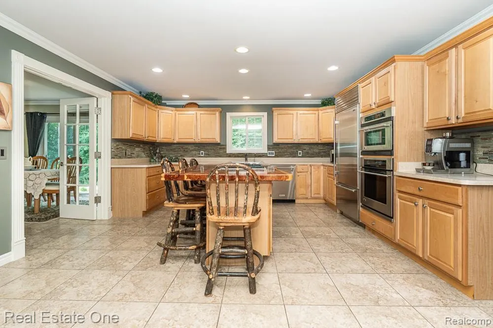 2691 Fox Cove Addison Township, MI 48370