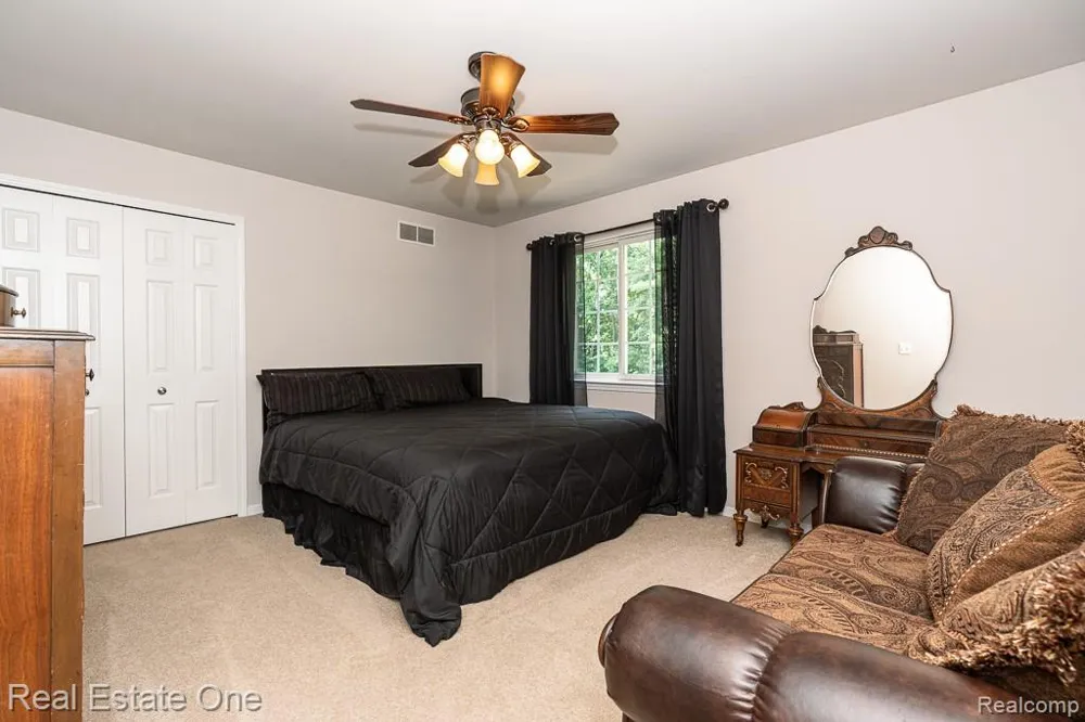 2691 Fox Cove Addison Township, MI 48370