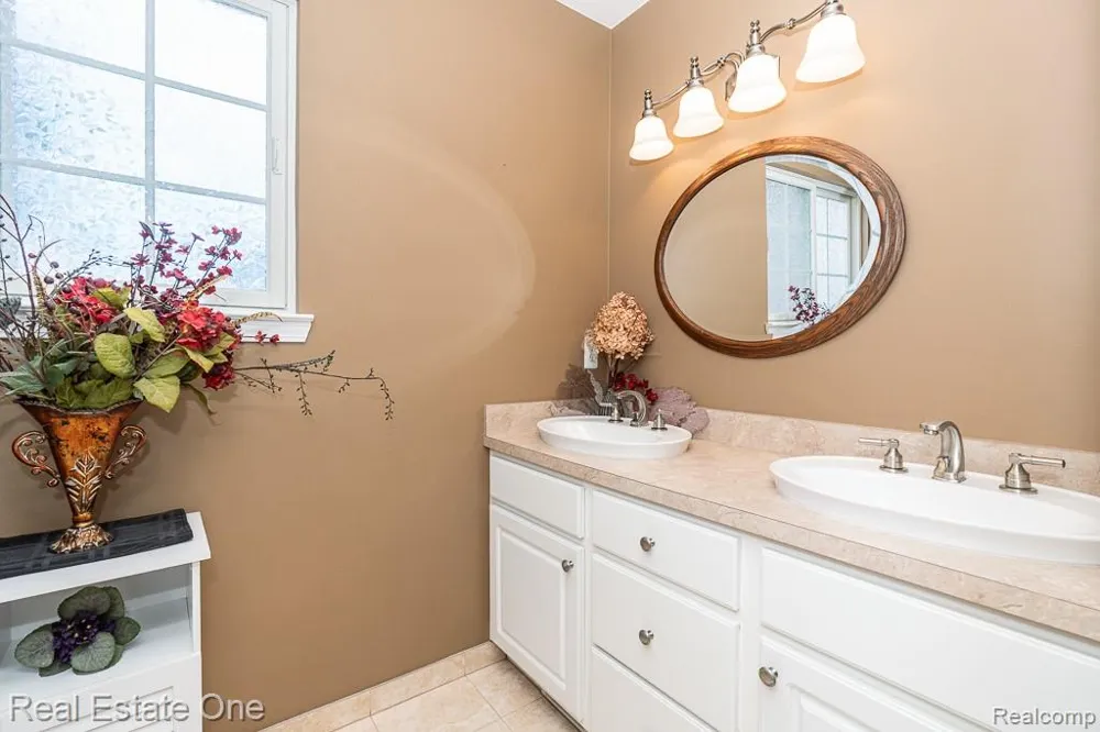 2691 Fox Cove Addison Township, MI 48370