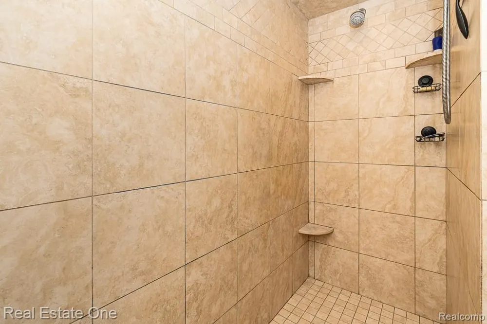 2691 Fox Cove Addison Township, MI 48370