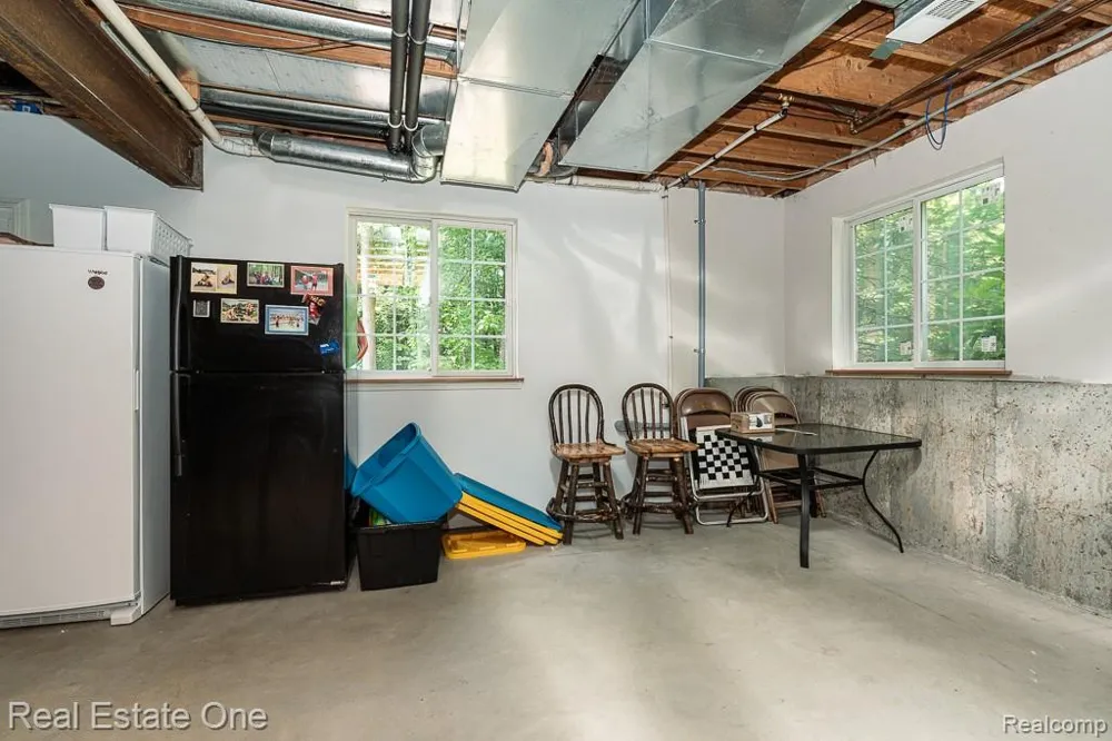 2691 Fox Cove Addison Township, MI 48370