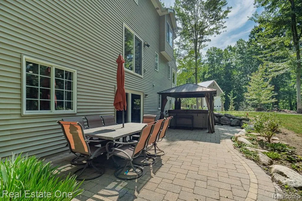 2691 Fox Cove Addison Township, MI 48370