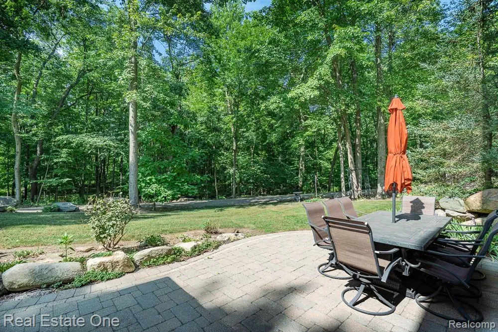 2691 Fox Cove Addison Township, MI 48370