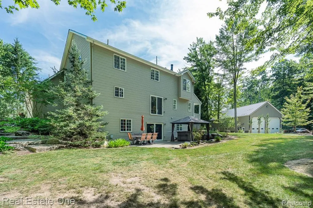 2691 Fox Cove Addison Township, MI 48370