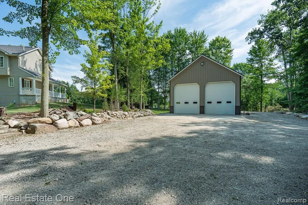 2691 Fox Cove Addison Township, MI 48370
