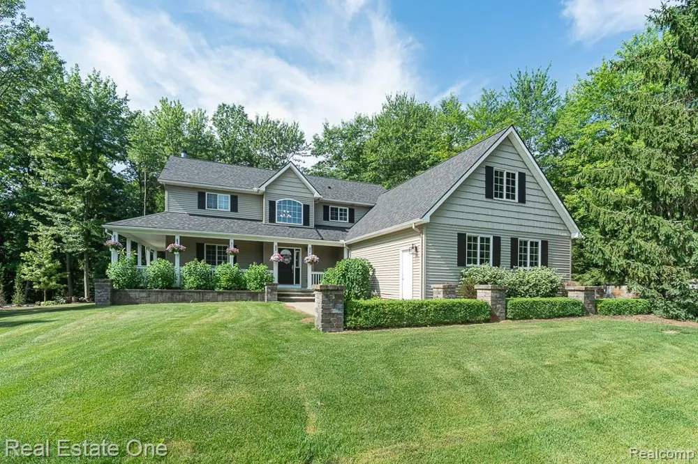 2691 Fox Cove Addison Township, MI 48370