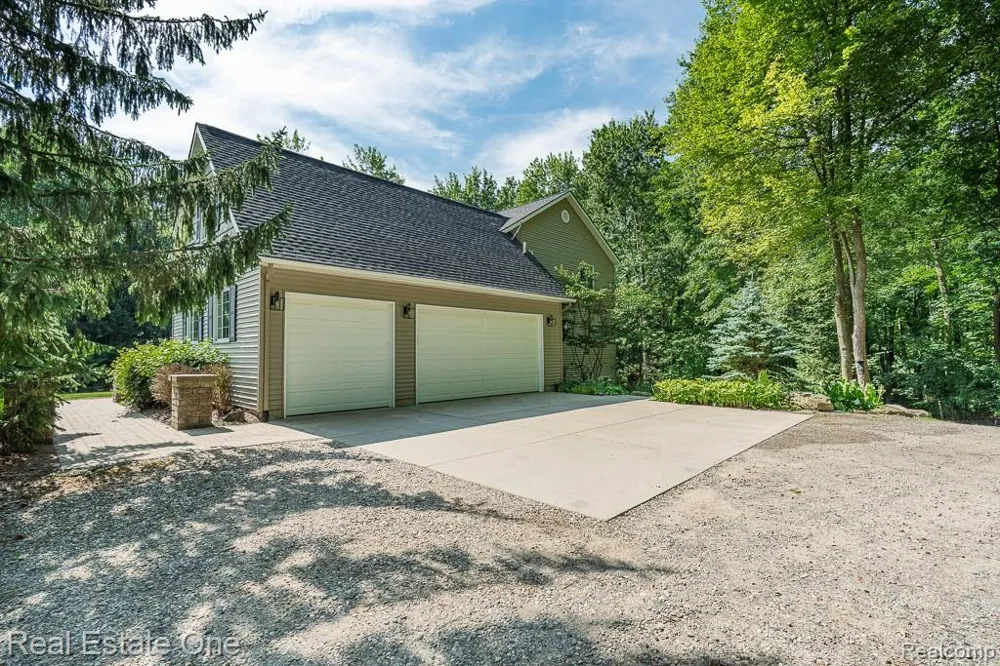 2691 Fox Cove Addison Township, MI 48370